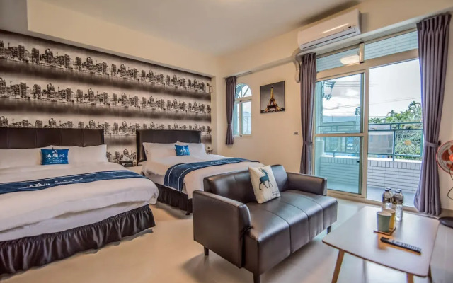 Follow Me Vogue Homestay