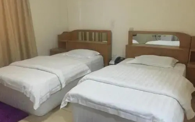 Ampoma Hotel
