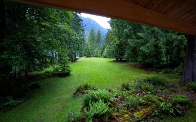 Lake Crescent Lodge