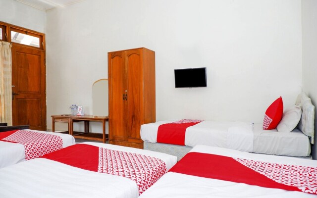 Hotel Pura Puspa Rosa by OYO Rooms