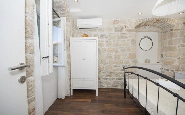Apartments Stone Elegance
