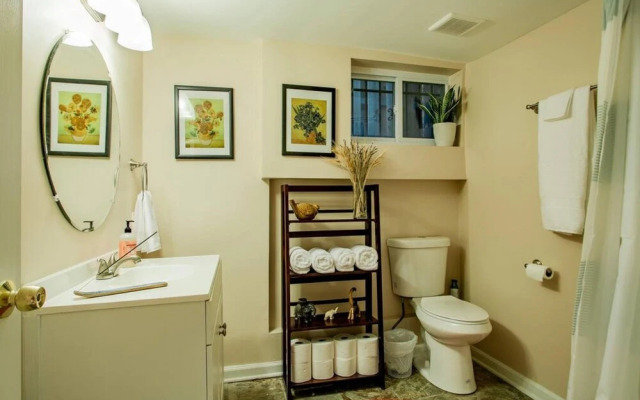 2 br City Retreat Peace Privacy Parking