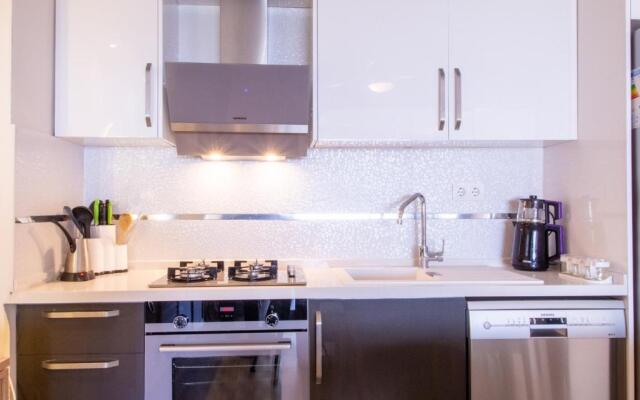 Spacious Flat with Pool in Kusadasi