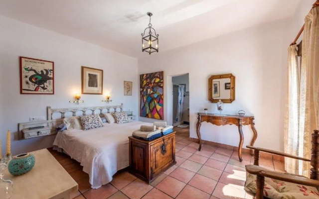1132 Villa Hazilla