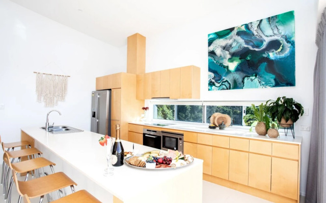 Airlie Beach Penthouse With Pool Near Whitsundays