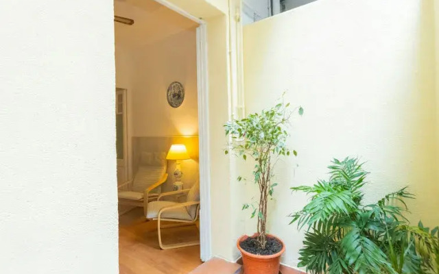 Gracia Torrijos - One Bedroom