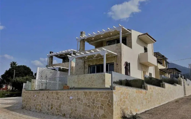 Villa Arkadia in Trifillia