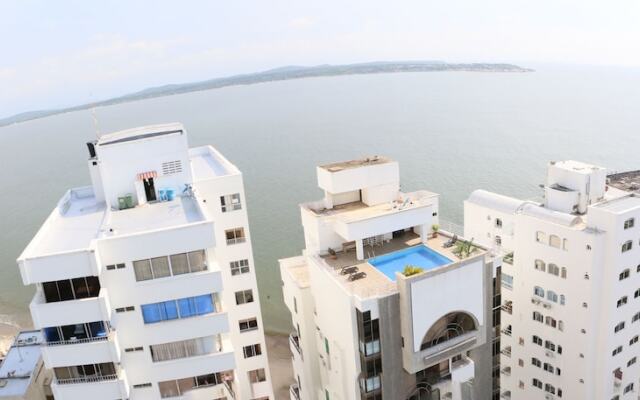 Apartment in Front of the Sea 1620A