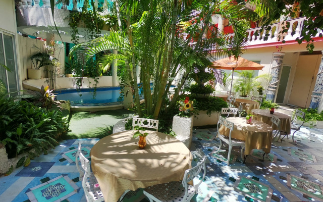 Maya del Mar on Fifth Avenue