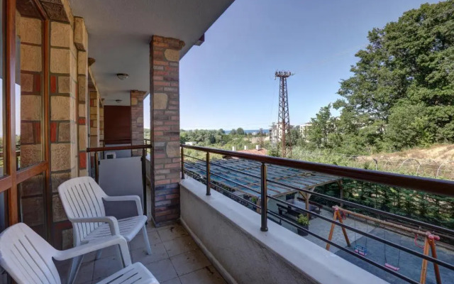 Complex Hunter's Beach