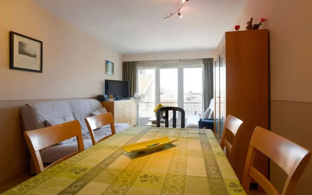 Simplistic Apartment in Blankenberghe near Belgium Pier
