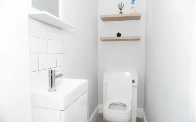 3 Bed-sleeps 7-garden-parking-town Centre