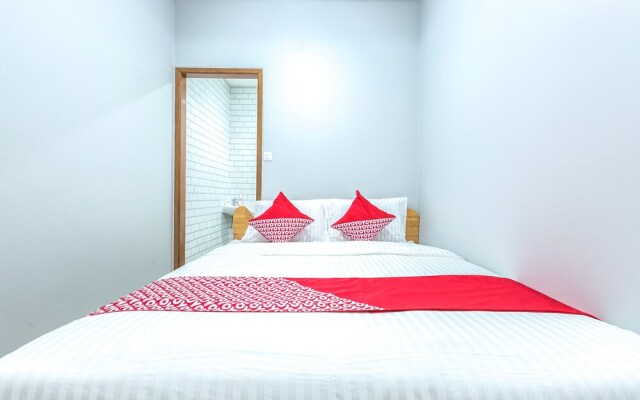 Moes Residence by OYO Rooms