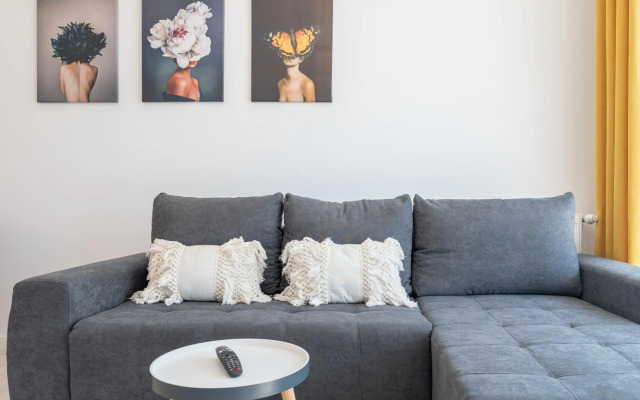 Trendy flat by the University