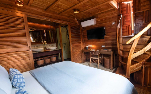 Sequoia Yacht – Guest Rooms – Pulau Boo-besar