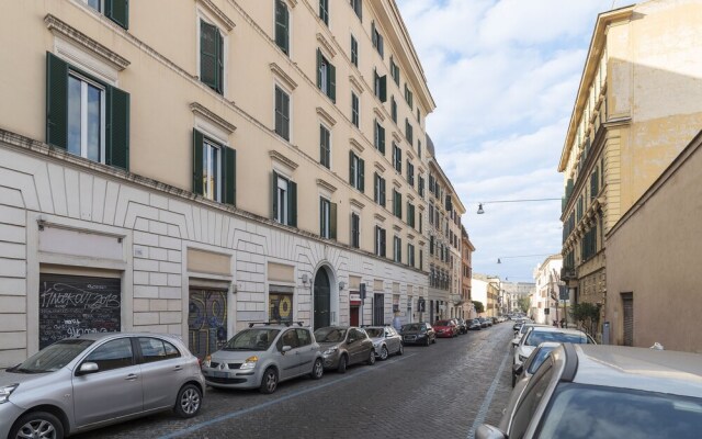 Colosseo & Colle Oppio Cozy Apartment