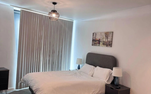 City Centre - 2-bed High Rise Apartment - Sleeps 4