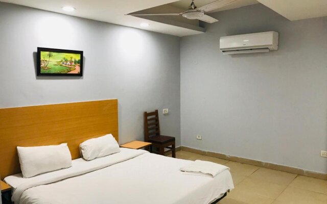 Oyo Townhouse 1100 Hotel Royal Stay