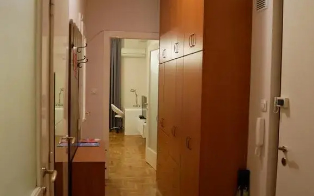 Fashion Street Suite