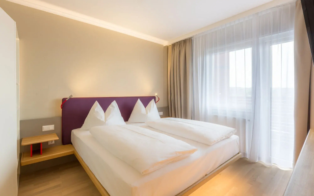 Thermenhotel All In Red