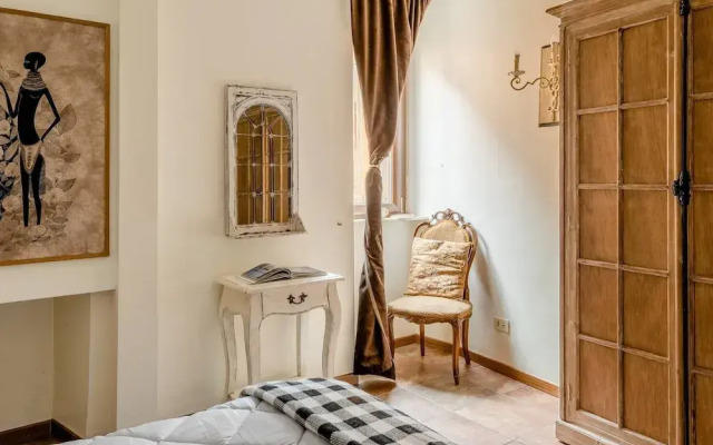 Historical Center Up to six People