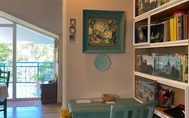 Nino's Veranda Apartment