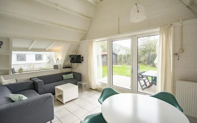 Radiant Seaside Holiday Home