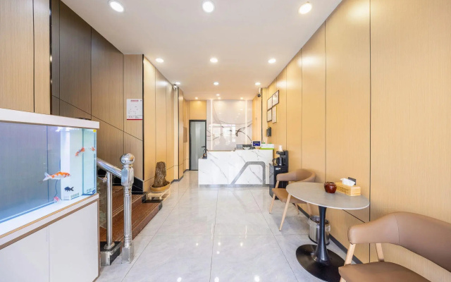 Lanzhou Hongzirui Hotel (Wuyue Plaza University Town)