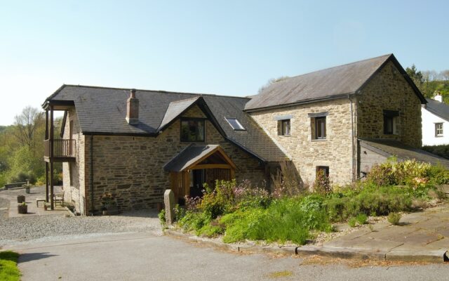 Trussel Barn