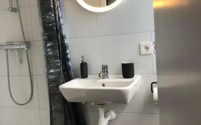 New City Garden view 5min TU Delft room bentley