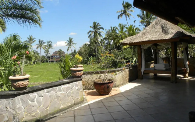 Saudara Home