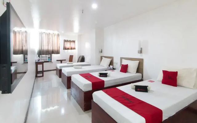 RedDoorz Plus near Vigan City Commercial Center