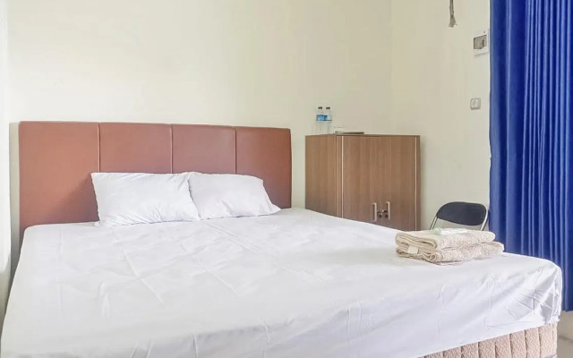 Grand Kencana Guesthouse near Wisata Bahari Lamongan