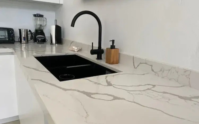 Palm Beach Vacaysuites - Palm Suite 100m2