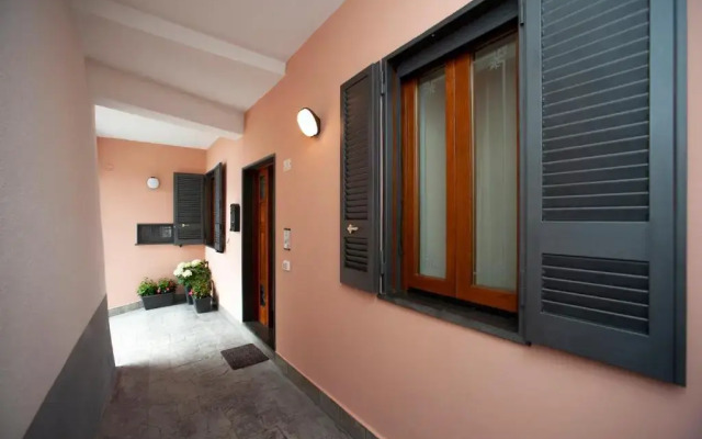 L'Arco Tra I Sentieri