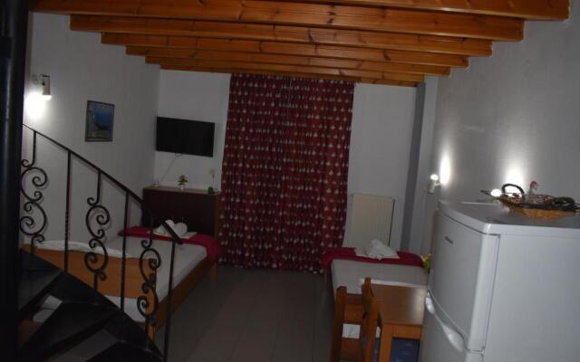 Galanis Studios and Apartments