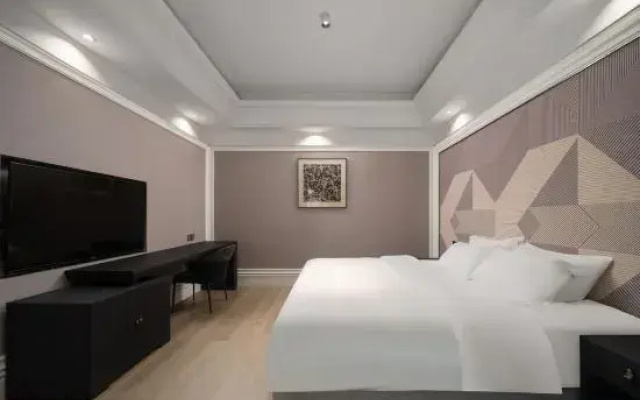 Jianfeng Yue E-Sports Hotel (Chongqing Qijiang East Station Shaxi River Park)