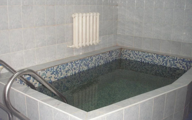 Tri Peskarya Hotel51.173797