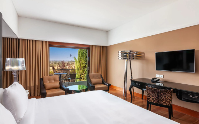 Convento do Espinheiro, Historic Hotel & Spa