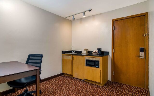 Quality Inn Marietta near Dobbins ARB