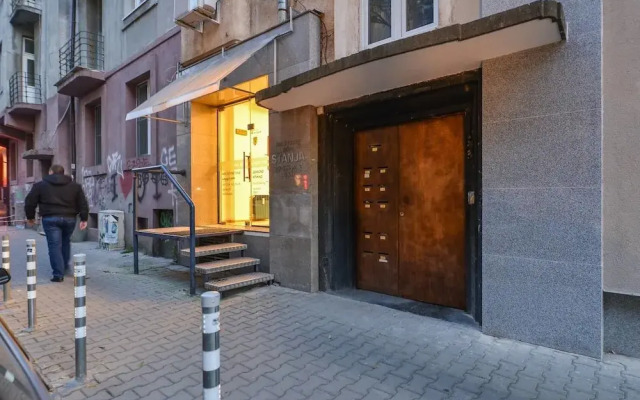 FM Deluxe 1-BDR Apartment - Extravaganzzo