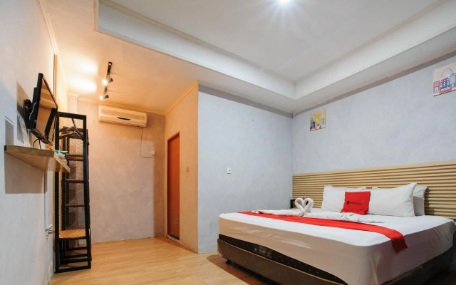 RedDoorz Plus @ Jalan Raden Intan Lampung