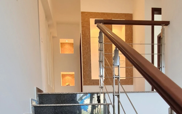 Stunning 5-bed Beach Front Villa, Private Beach