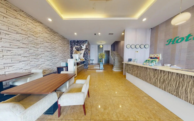 Hotel Tebrau CT