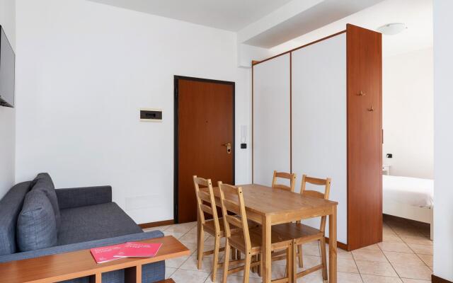 Lame 2 - Delia s Studio II in the City Center