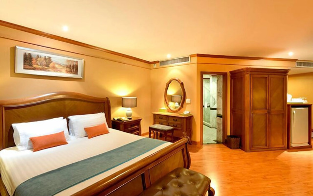 Sir James Resort