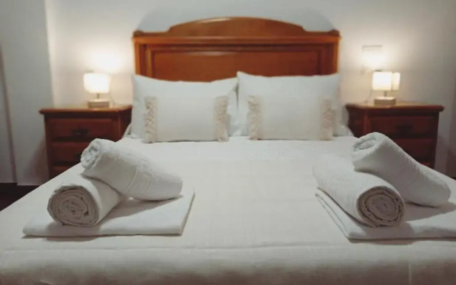 Martínez Rooms Pilgrims