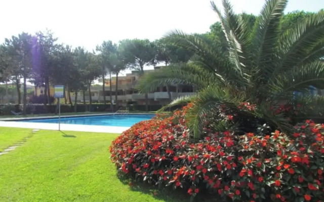 Studio With Direct Access to the Pool