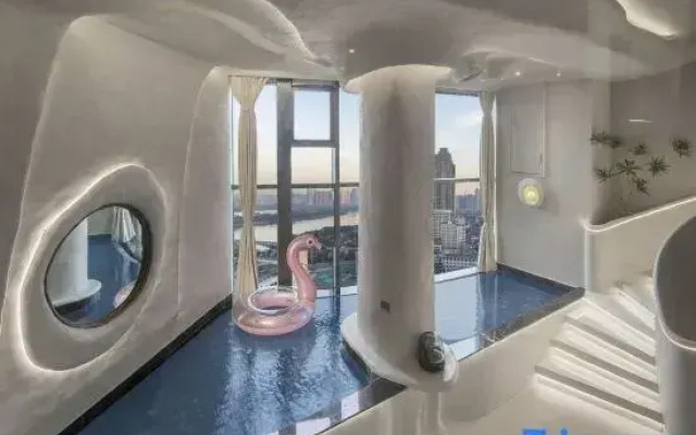 Yiyu Swimming Pool Hotel (Wu Yi Square IFS)