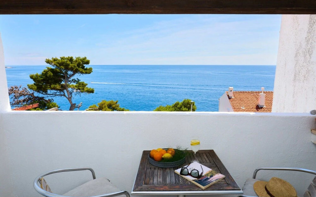 Hedera Estate, Hedera A16